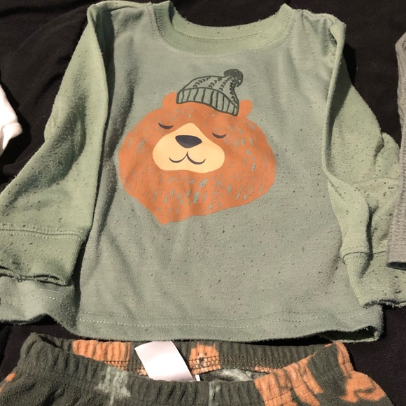 Carters, children’s place, Disney and various brands 24 piece 12m bundle - Picture 4 of 7